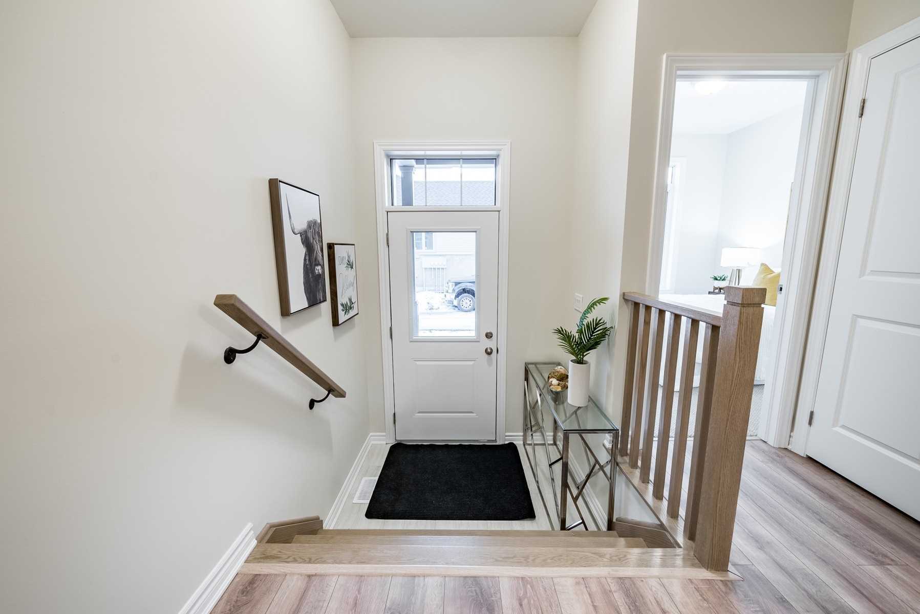 17 Lakewood Cres, #10