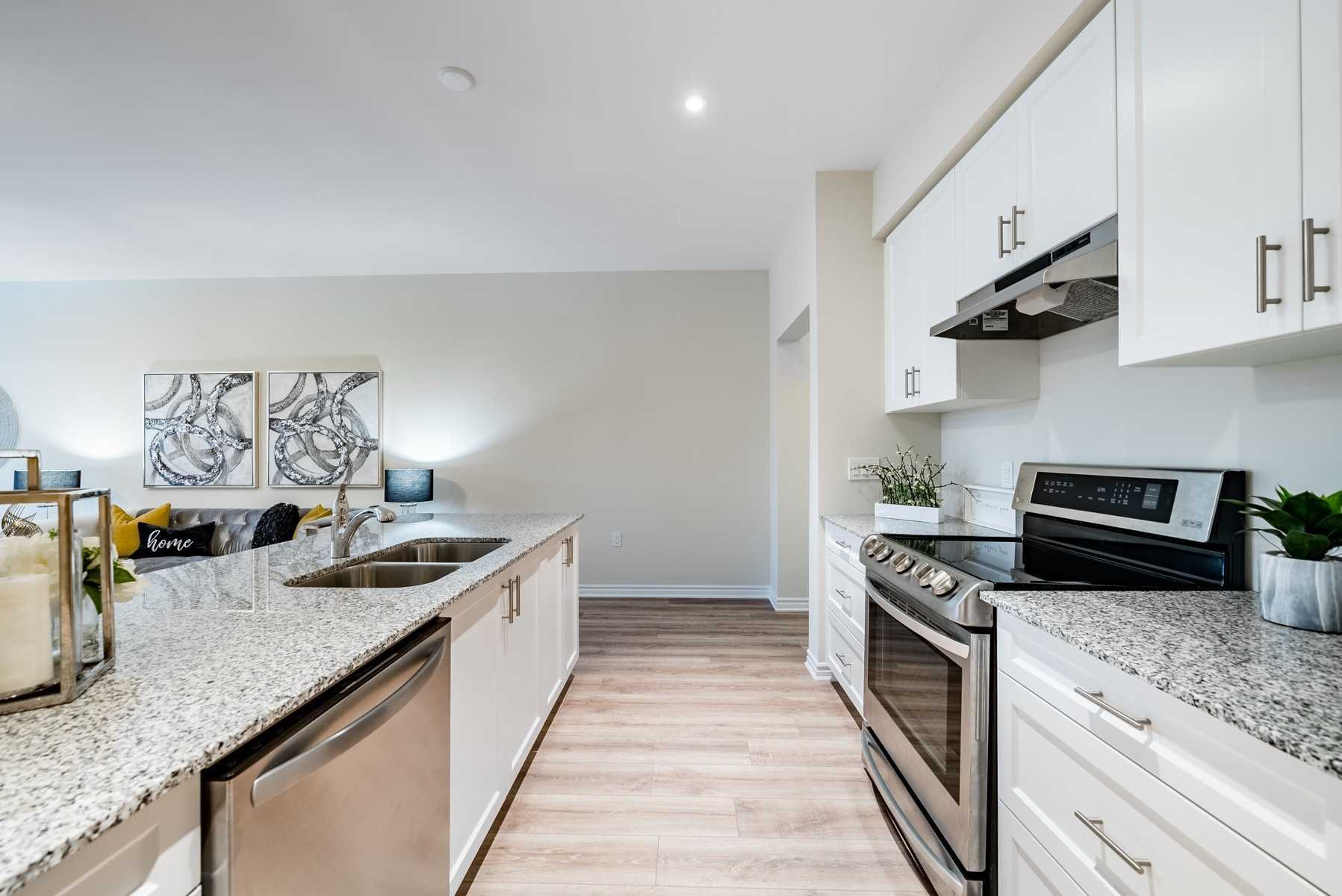 17 Lakewood Cres, #10
