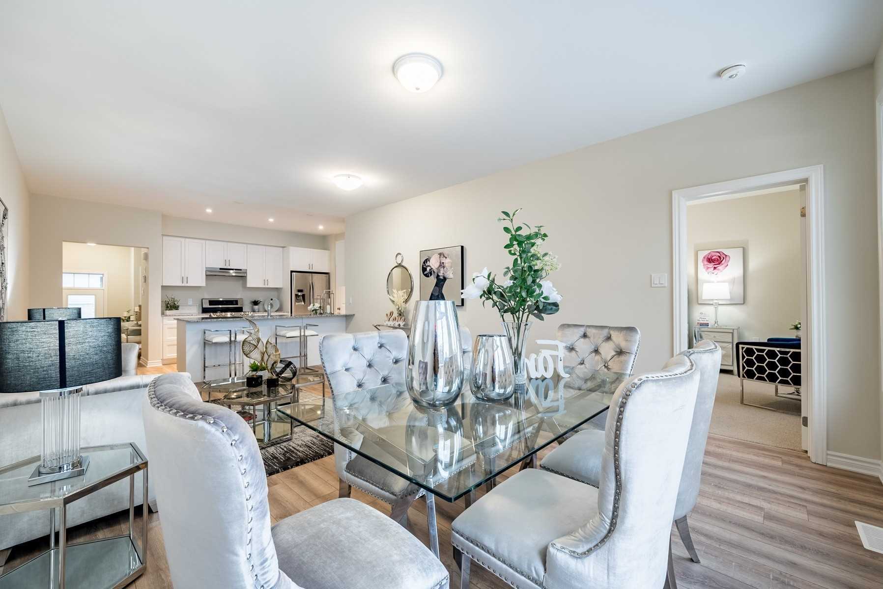 17 Lakewood Cres, #10