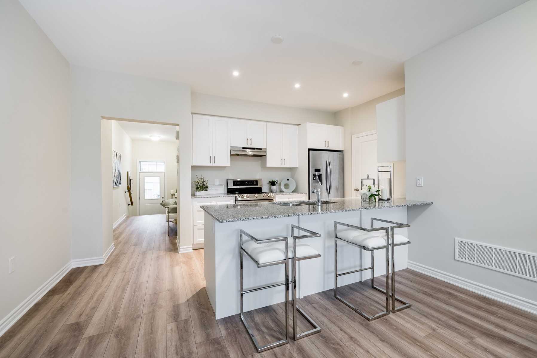 17 Lakewood Cres, #10