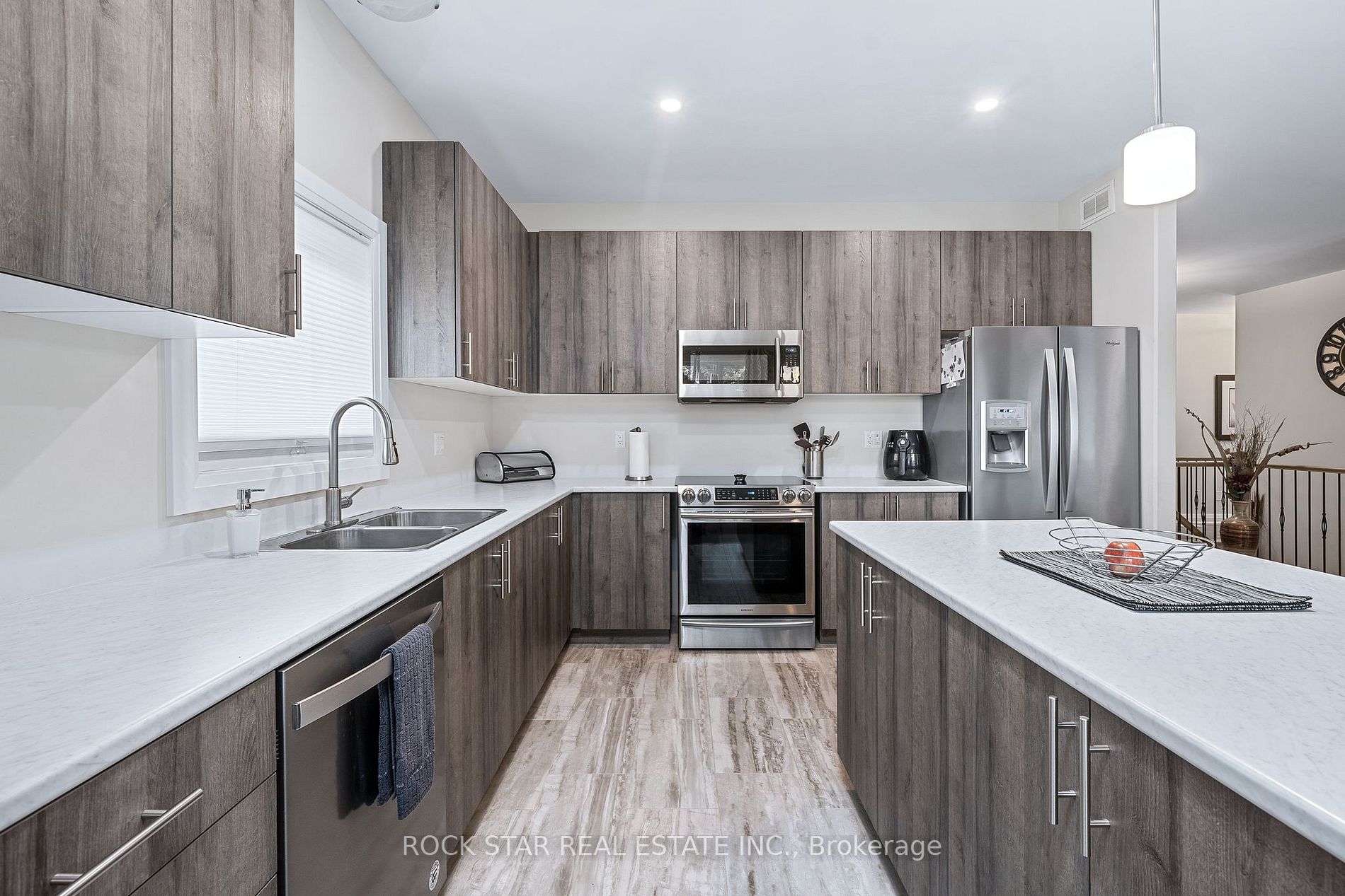 53 Elgin Street S