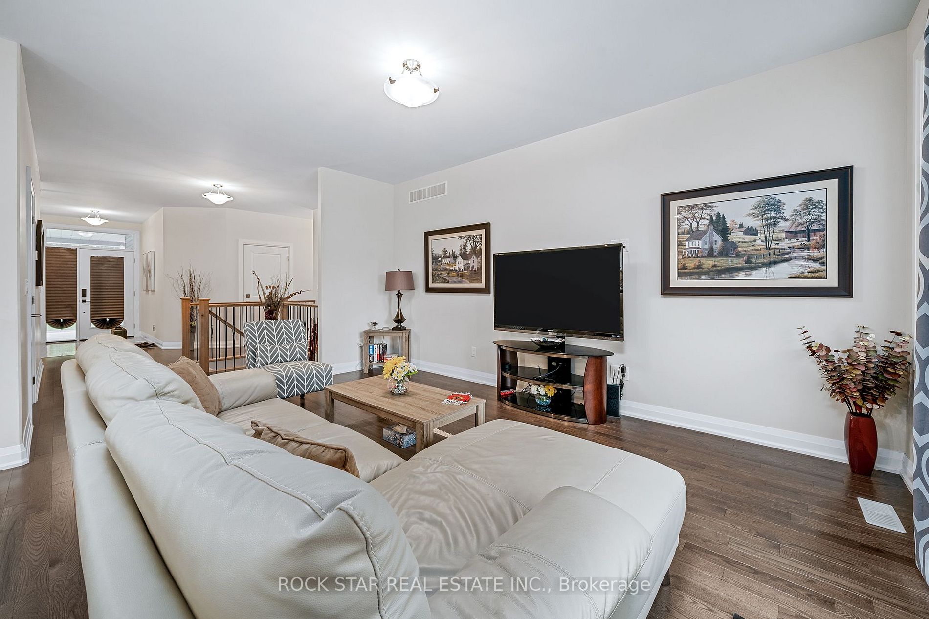 53 Elgin Street S