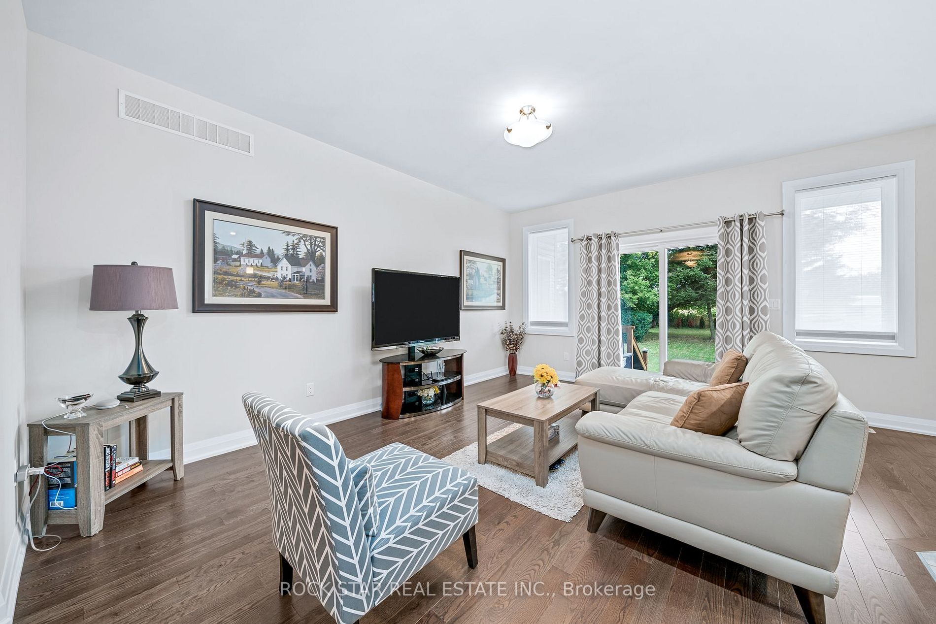 53 Elgin Street S