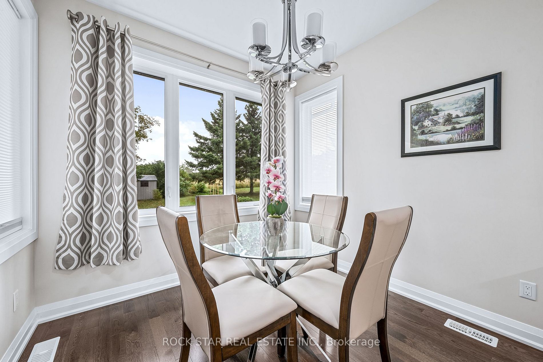 53 Elgin Street S