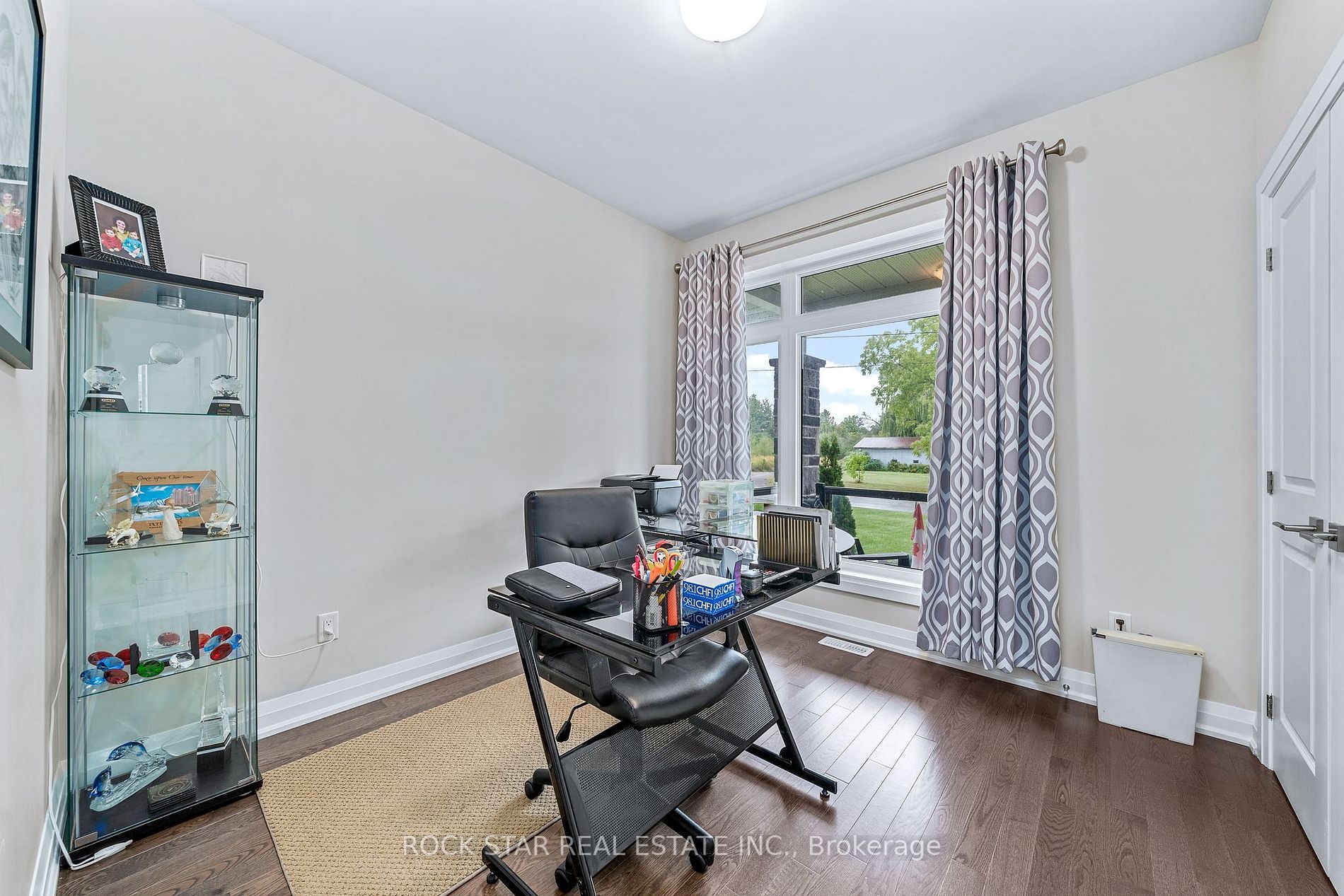 53 Elgin Street S