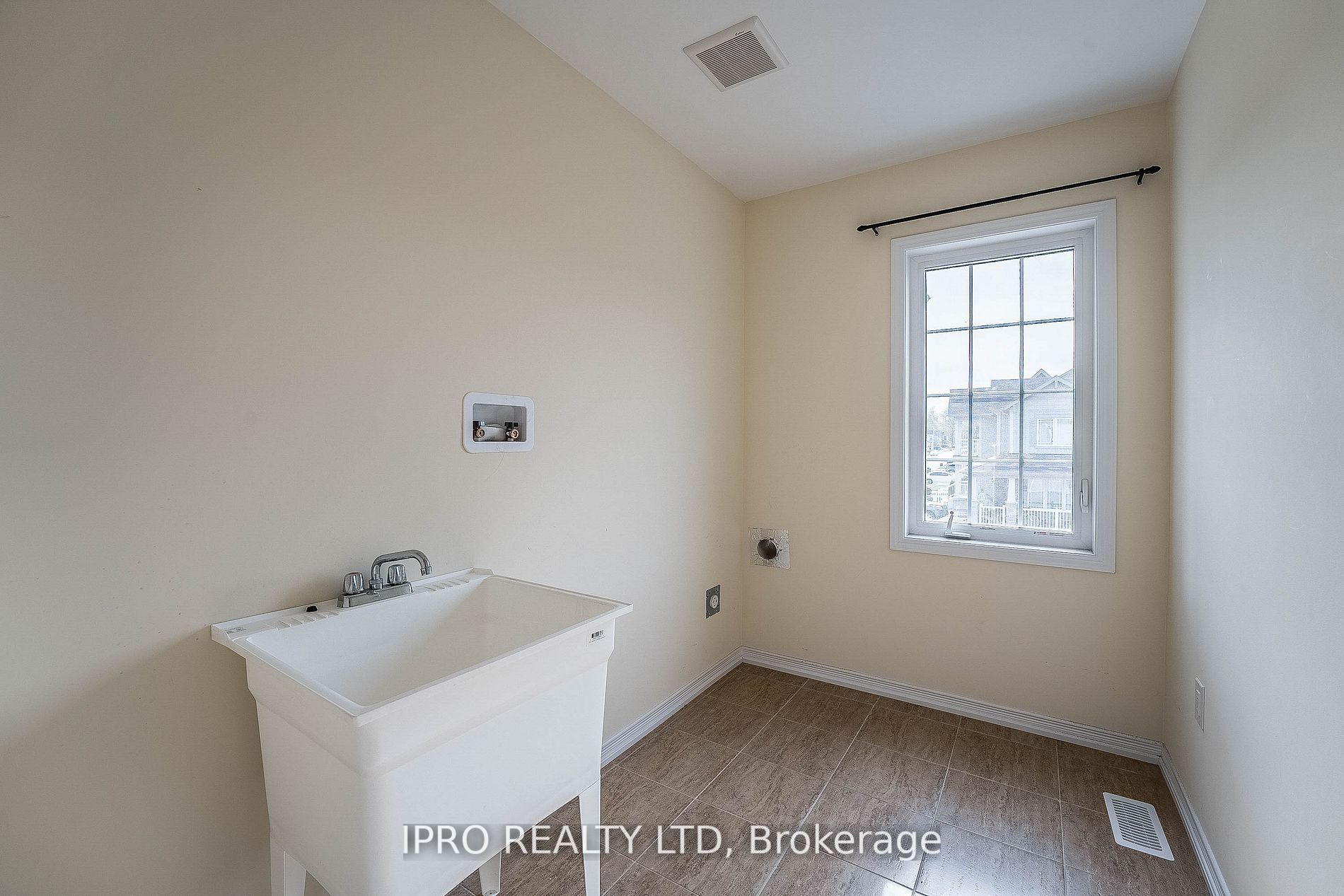Listing X6012308 - Large Photo # 32