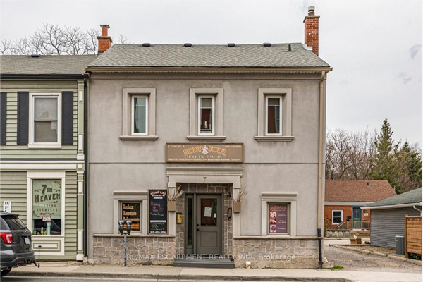 7 King St E