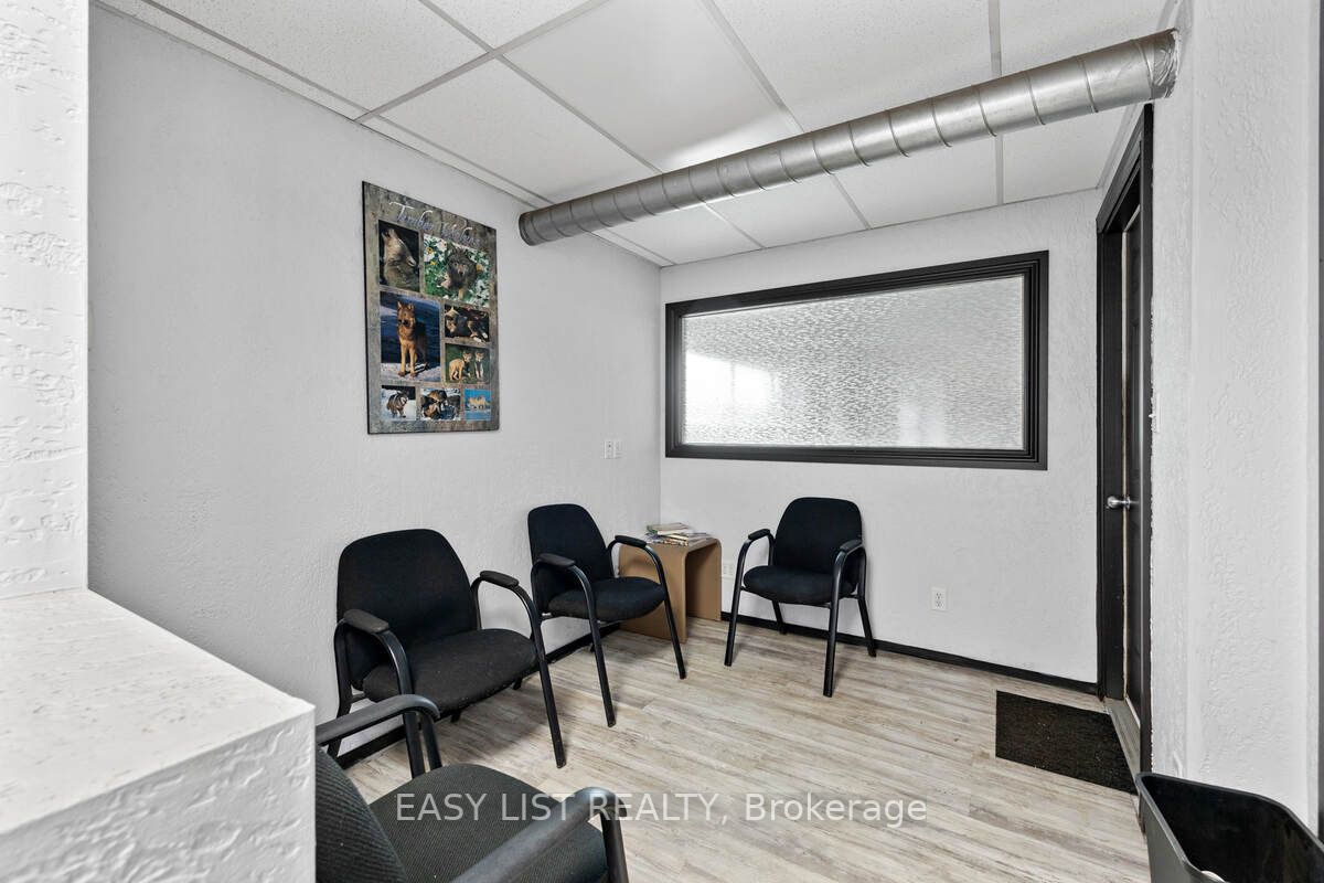 1395 Lauzon Rd