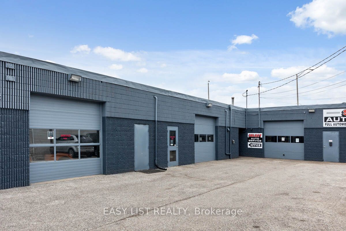 1395 Lauzon Rd