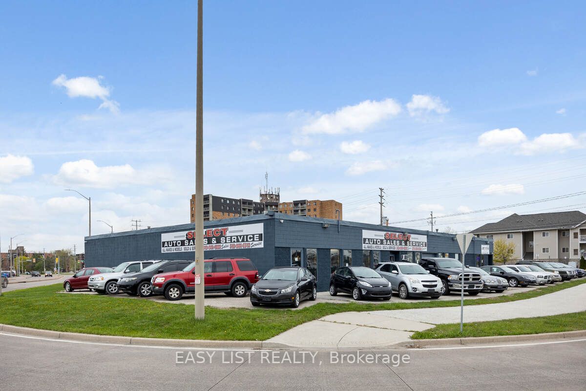 1395 Lauzon Rd