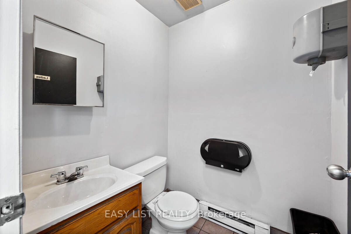 1395 Lauzon Rd