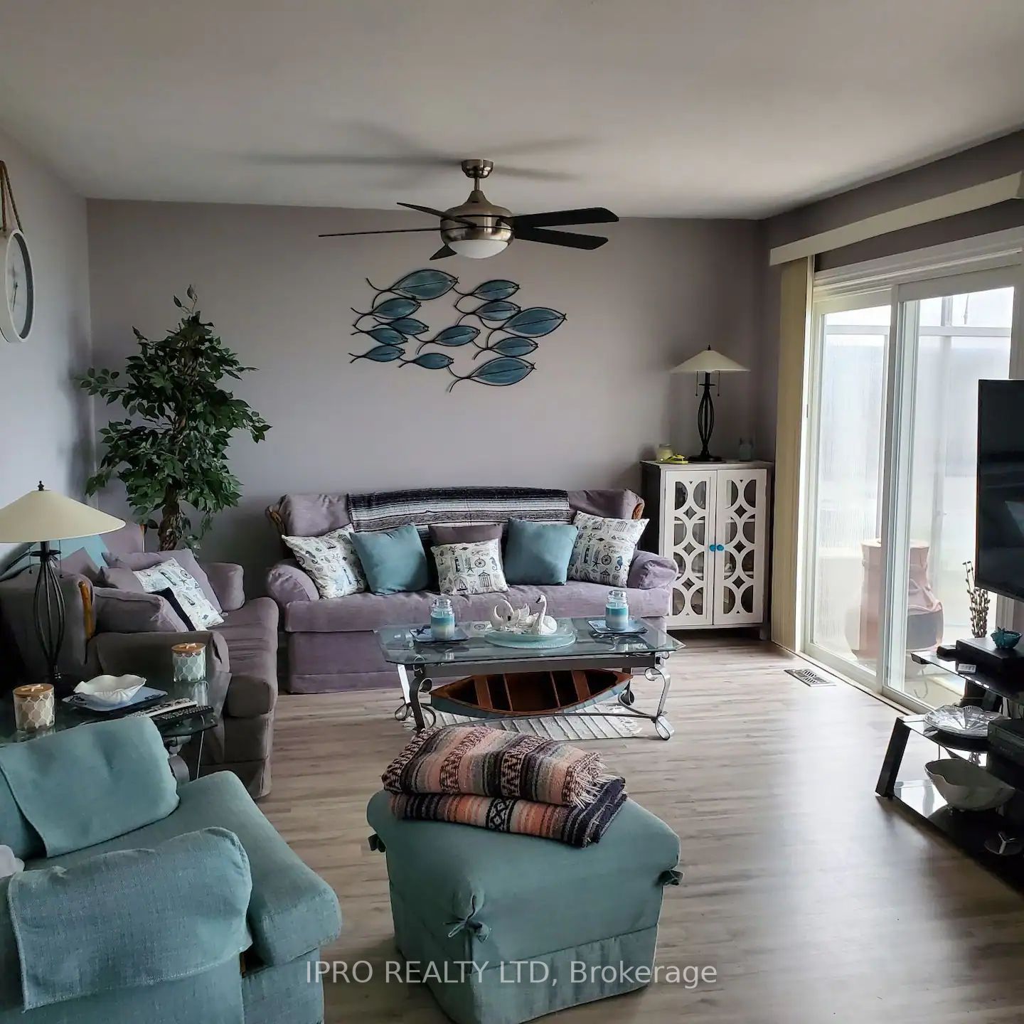 Listing X6013432 - Large Photo # 3