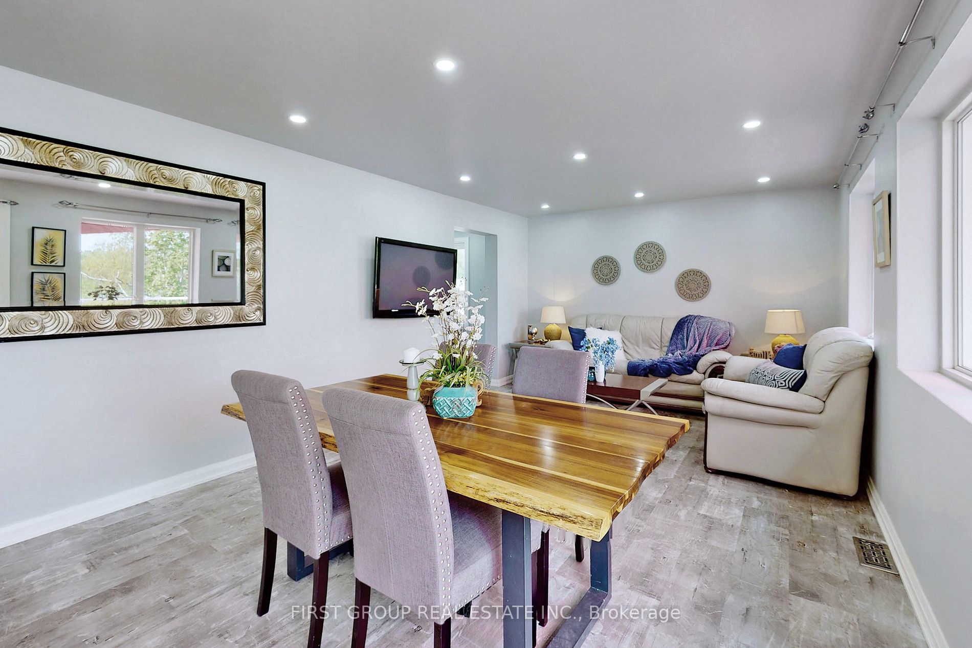 21 Albert Circle