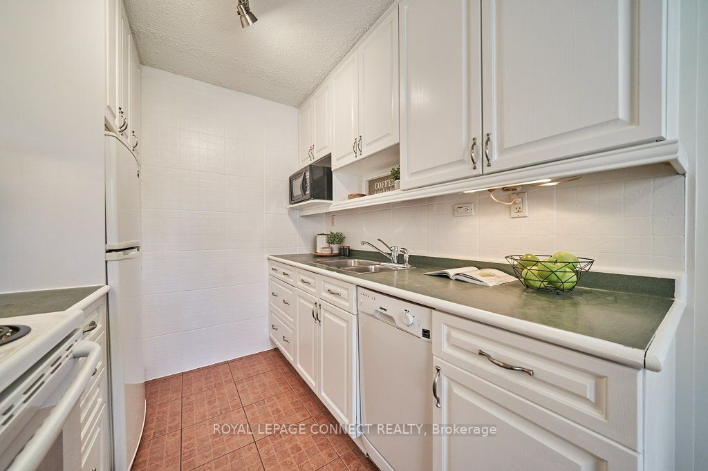 Listing X6015844 - Large Photo # 20