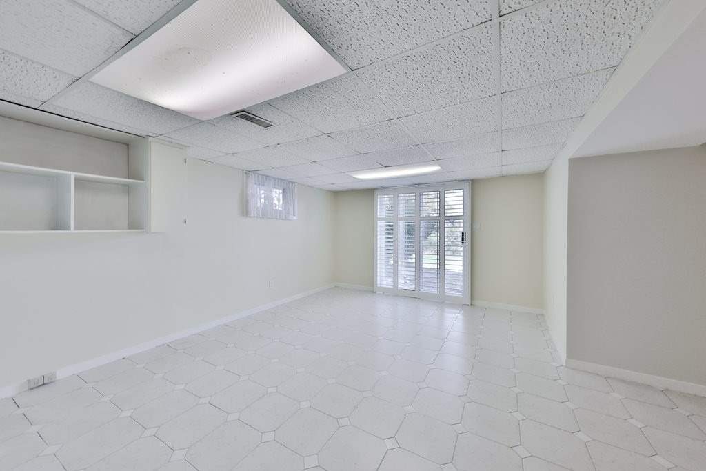 6 Tupper Blvd