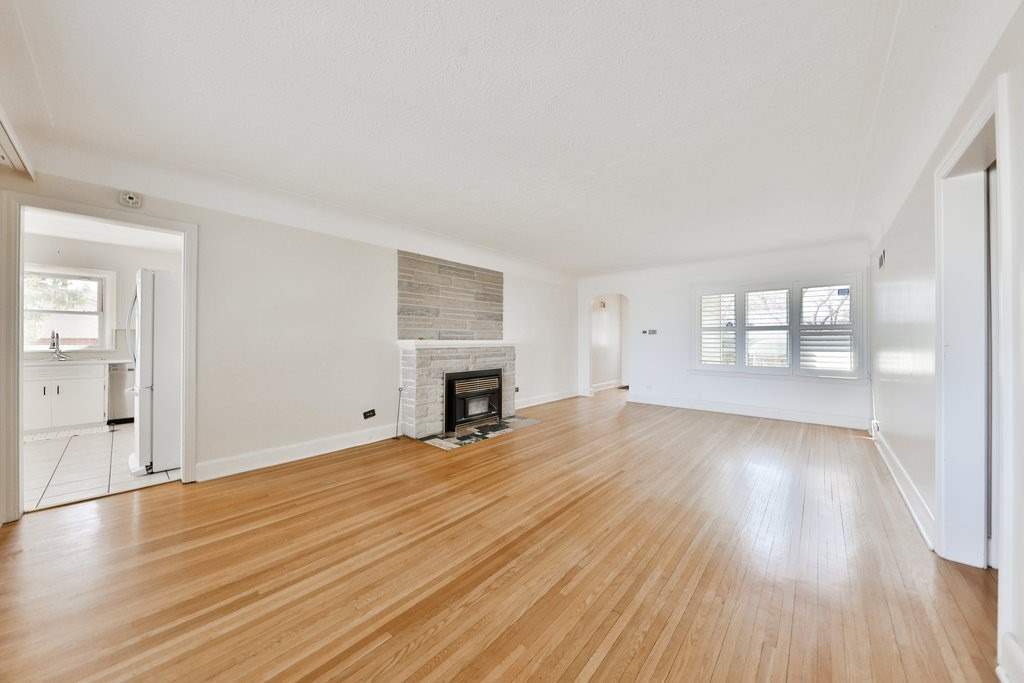 6 Tupper Blvd