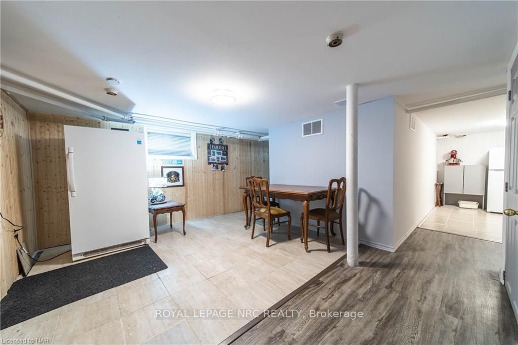 122 Clara St