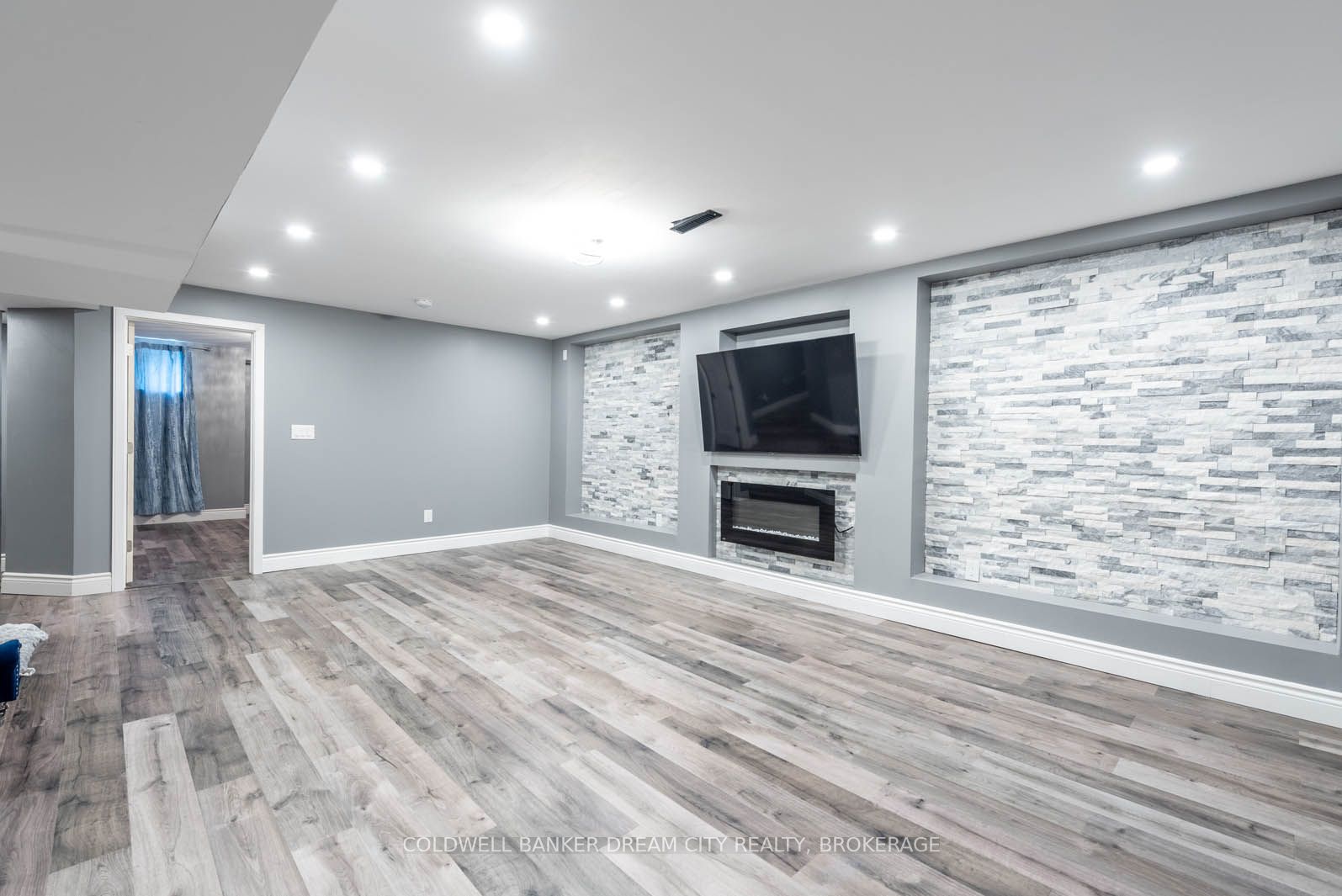 273 Seabrook Dr