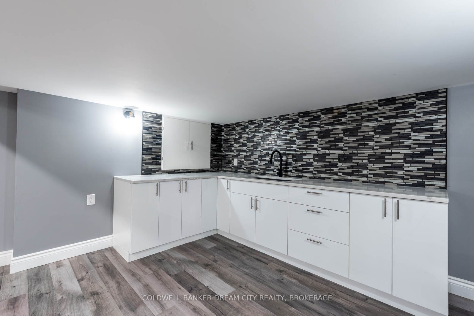 273 Seabrook Dr