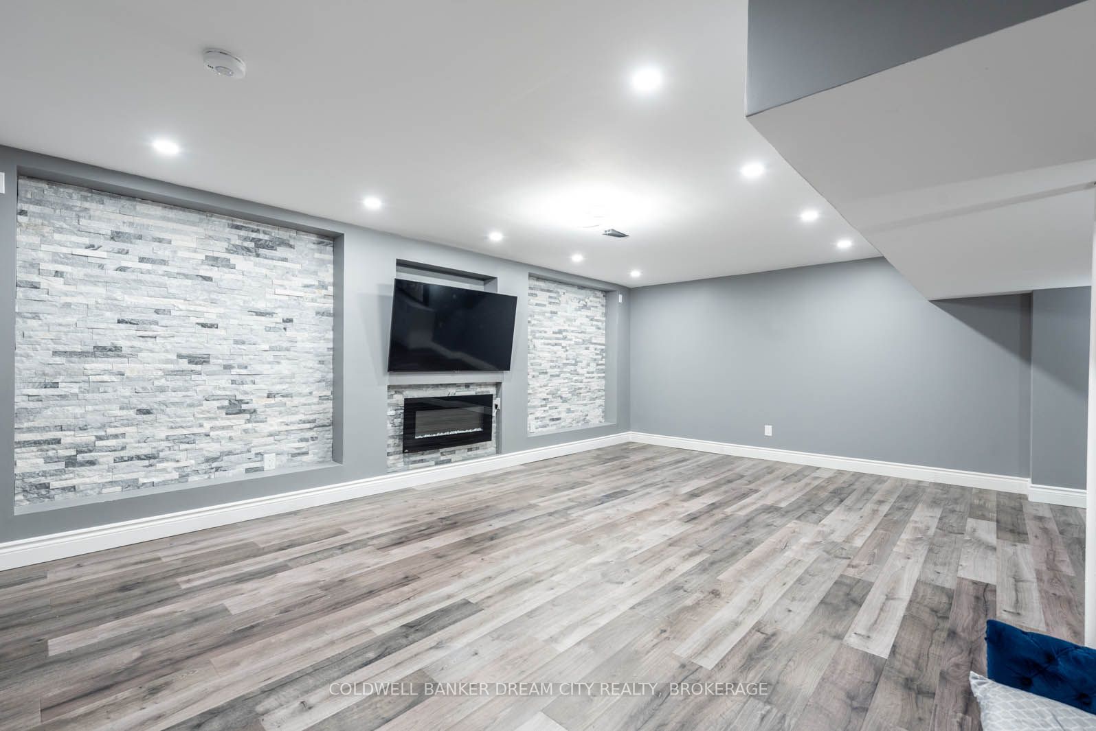 273 Seabrook Dr