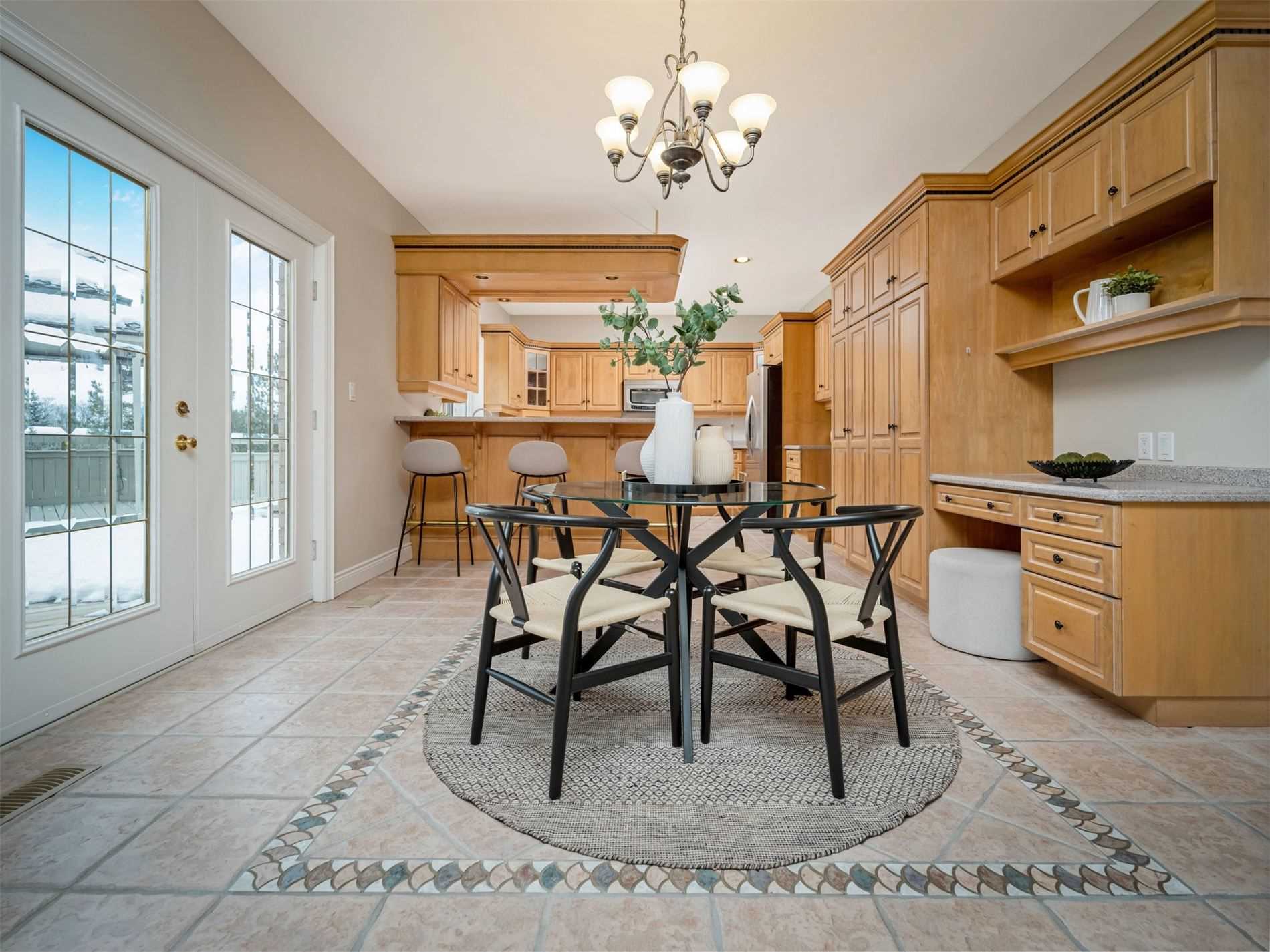 9 Palomino Dr