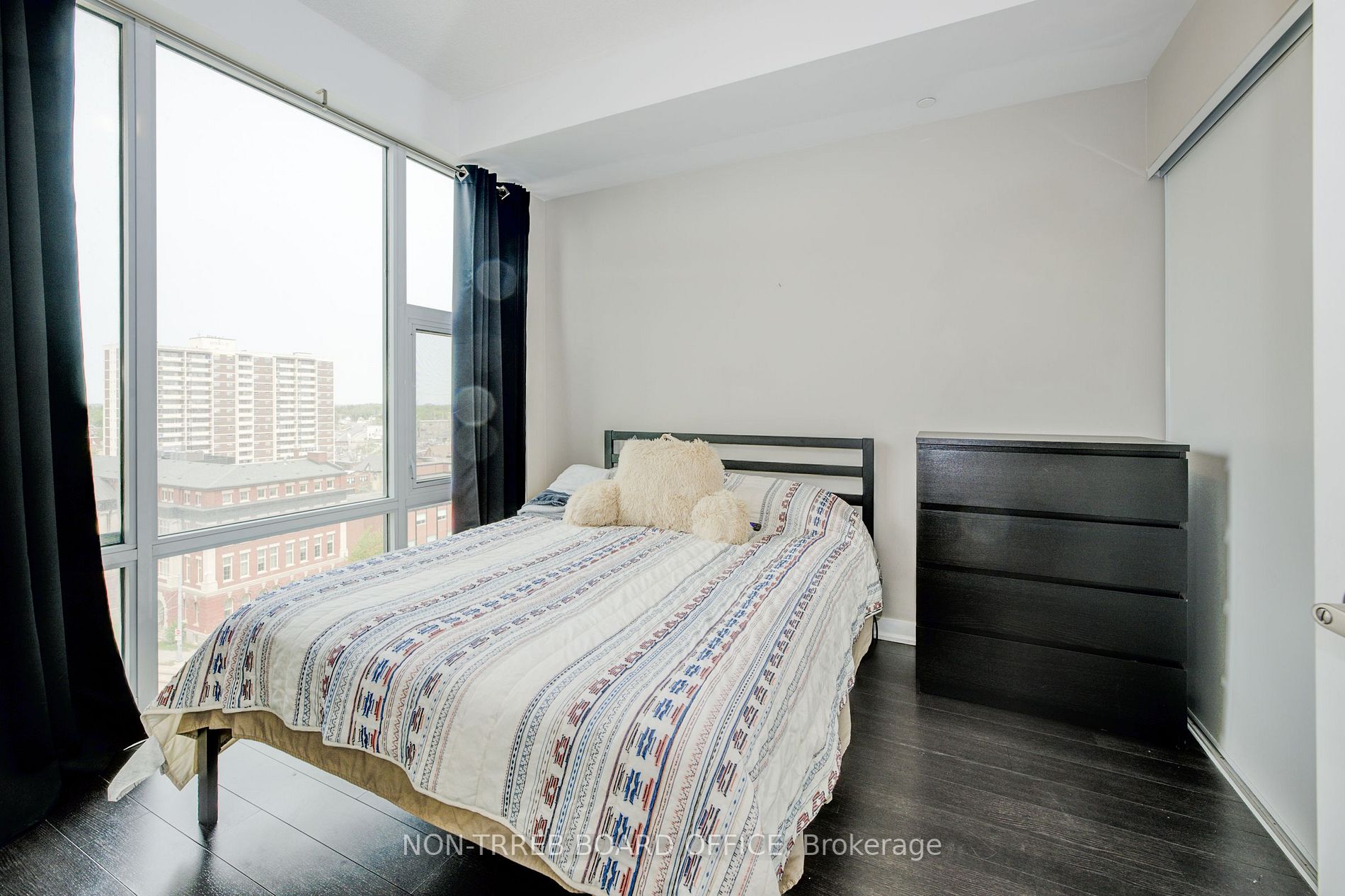 85 DUKE Street W, #901