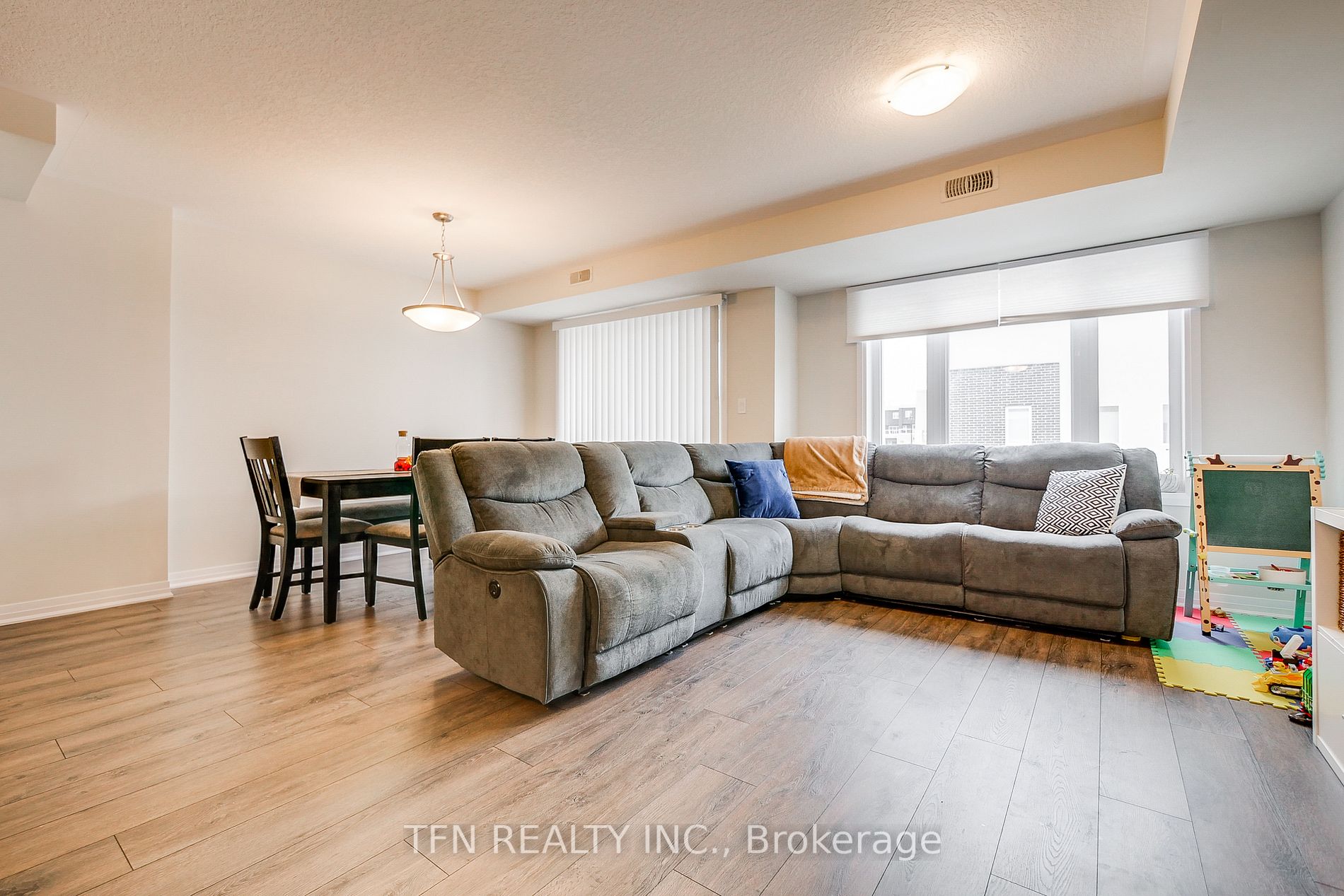 86 Progress Cres, #123