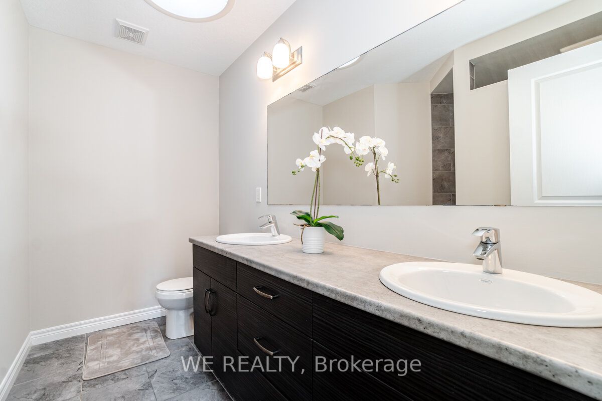 24 Lawson Street, #28