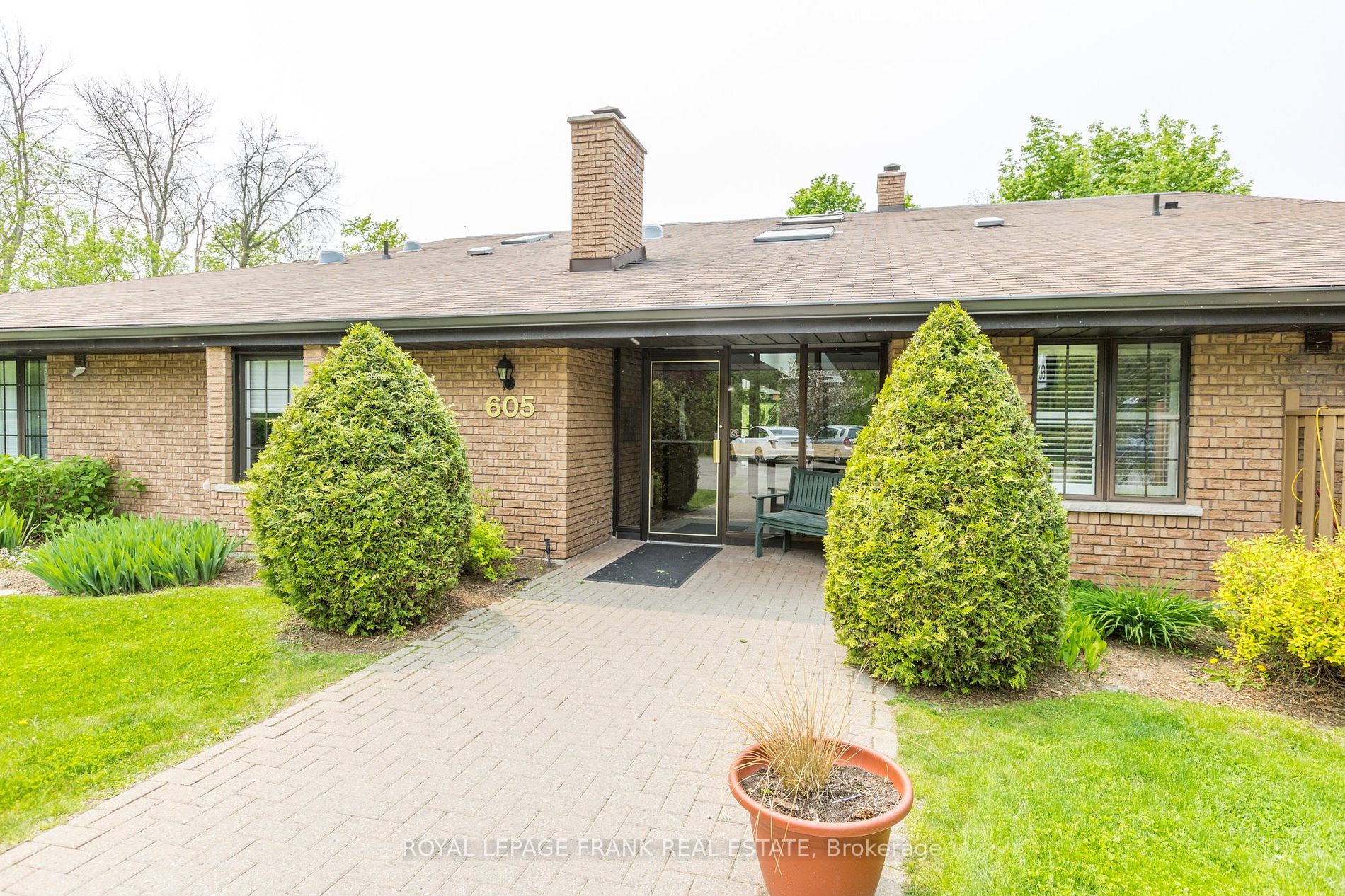 Listing X6019020 - Large Photo # 2
