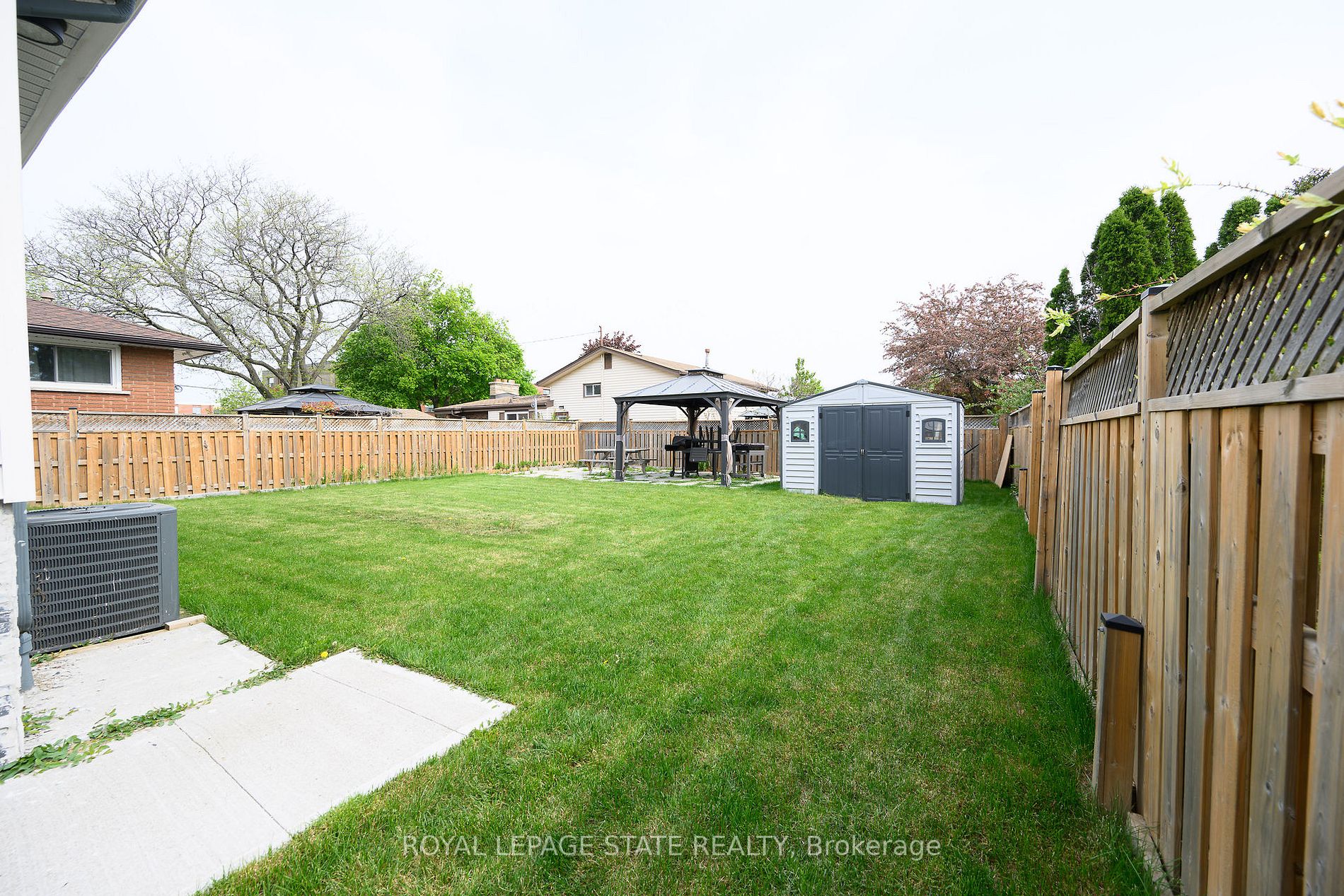 3 Lilacside Drive