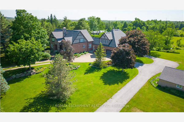 1653 Westover Rd, Hamilton