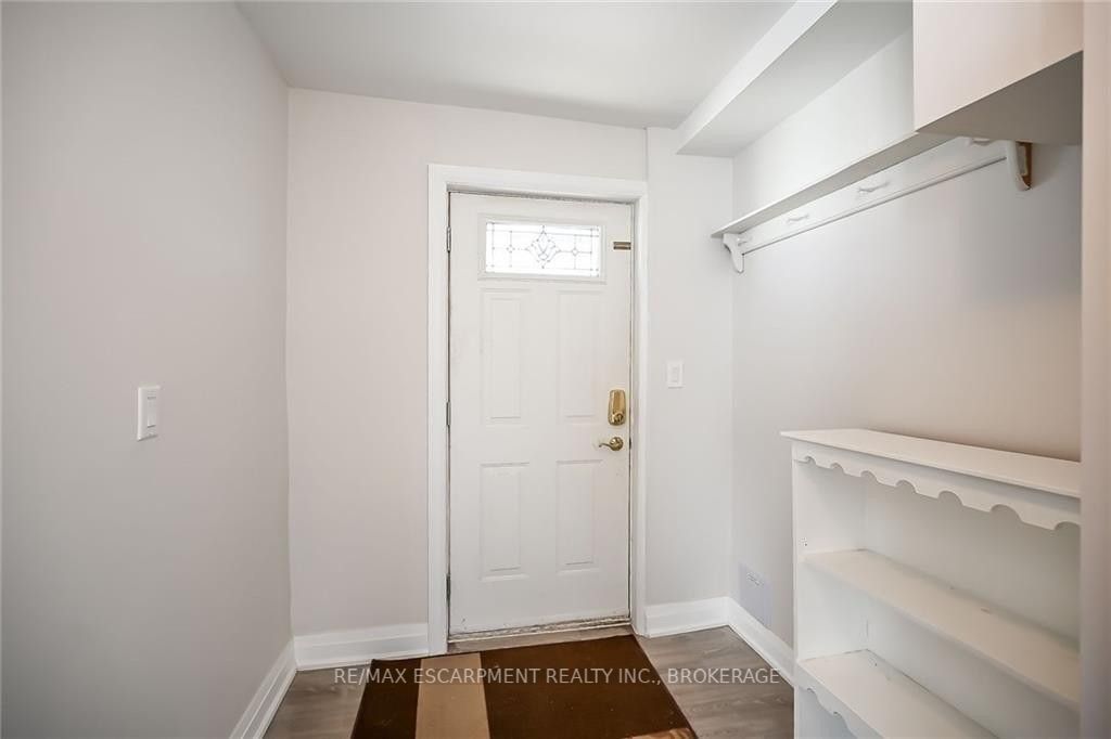 38 Frederick Ave