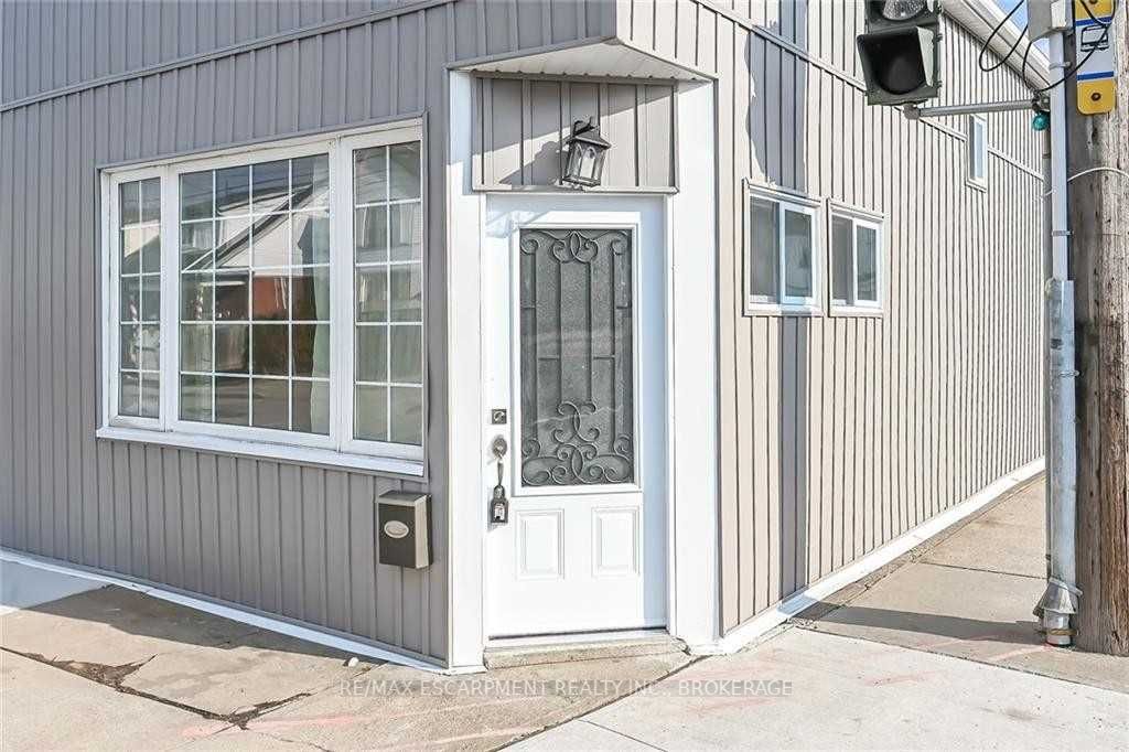38 Frederick Ave