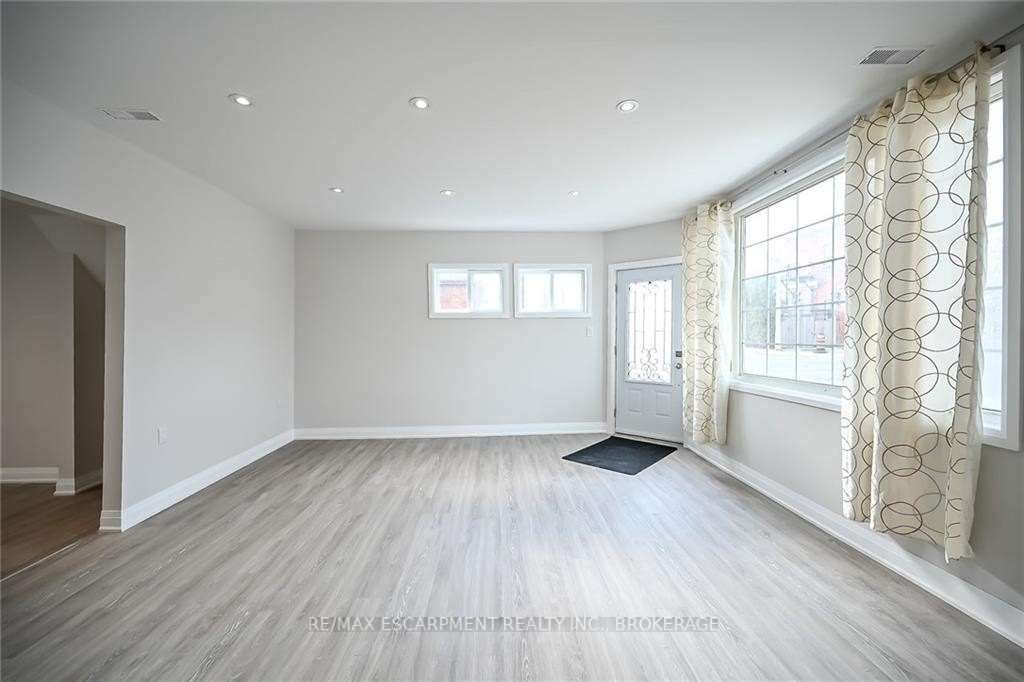 38 Frederick Ave