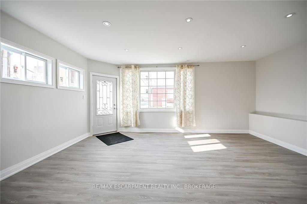 38 Frederick Ave