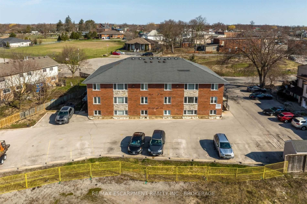 111 Smits Cove, West Lincoln