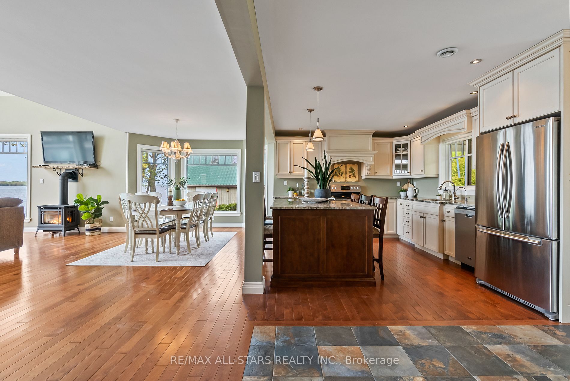 1425 Killarney Bay Road