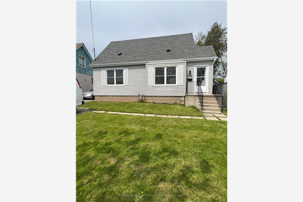 934 Garth St, Hamilton