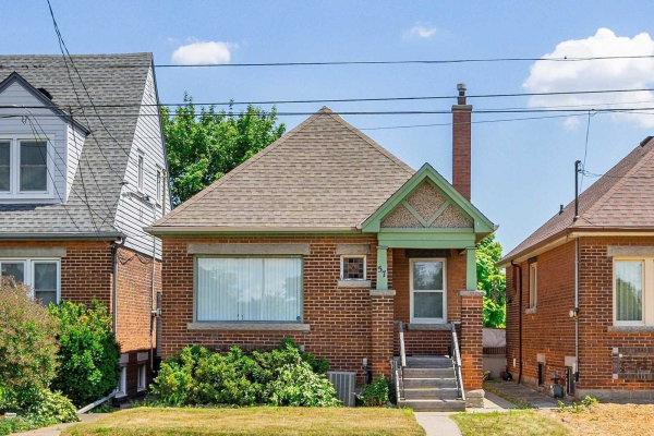 57 Paradise Rd S, Hamilton