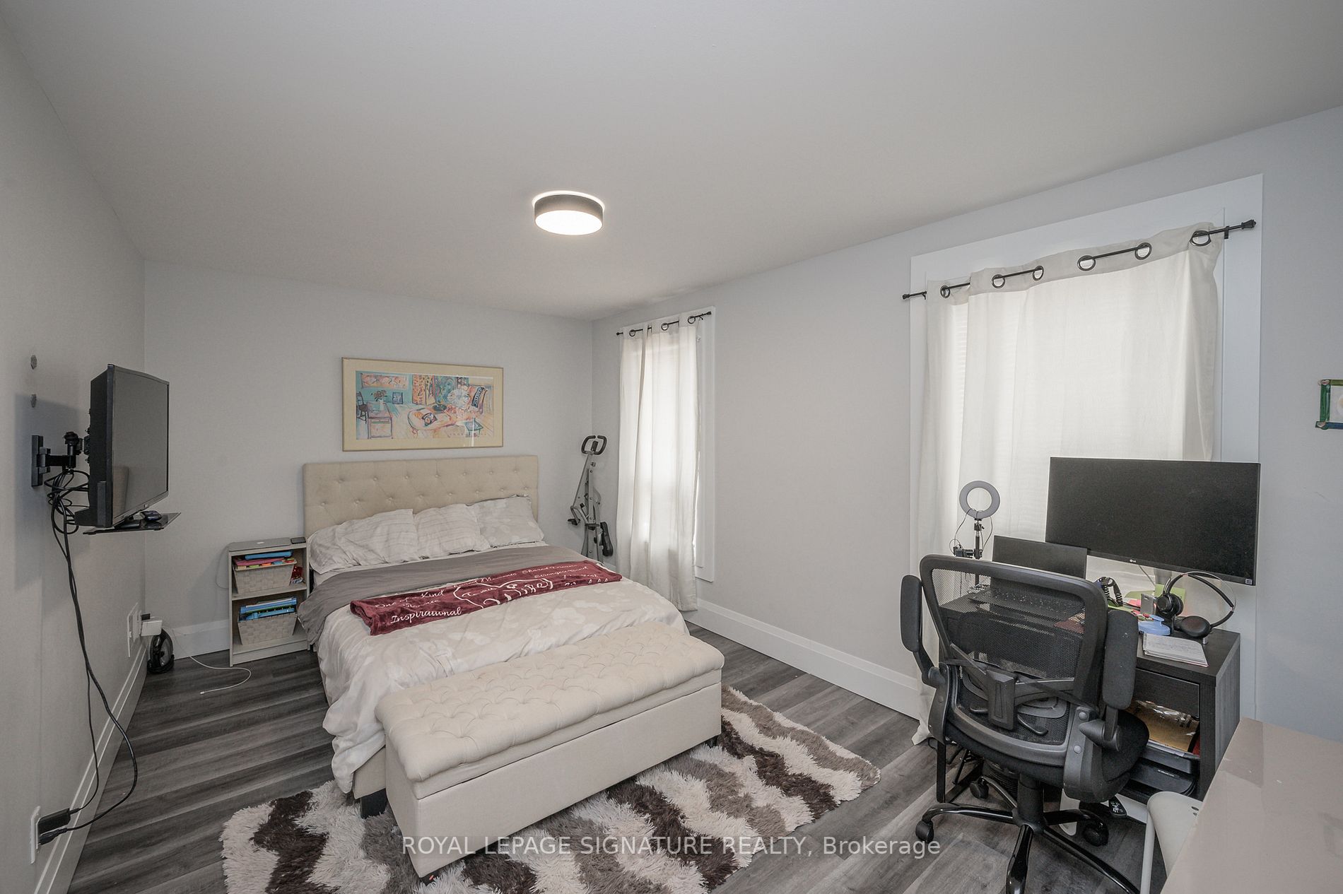 42 Arthur Ave N