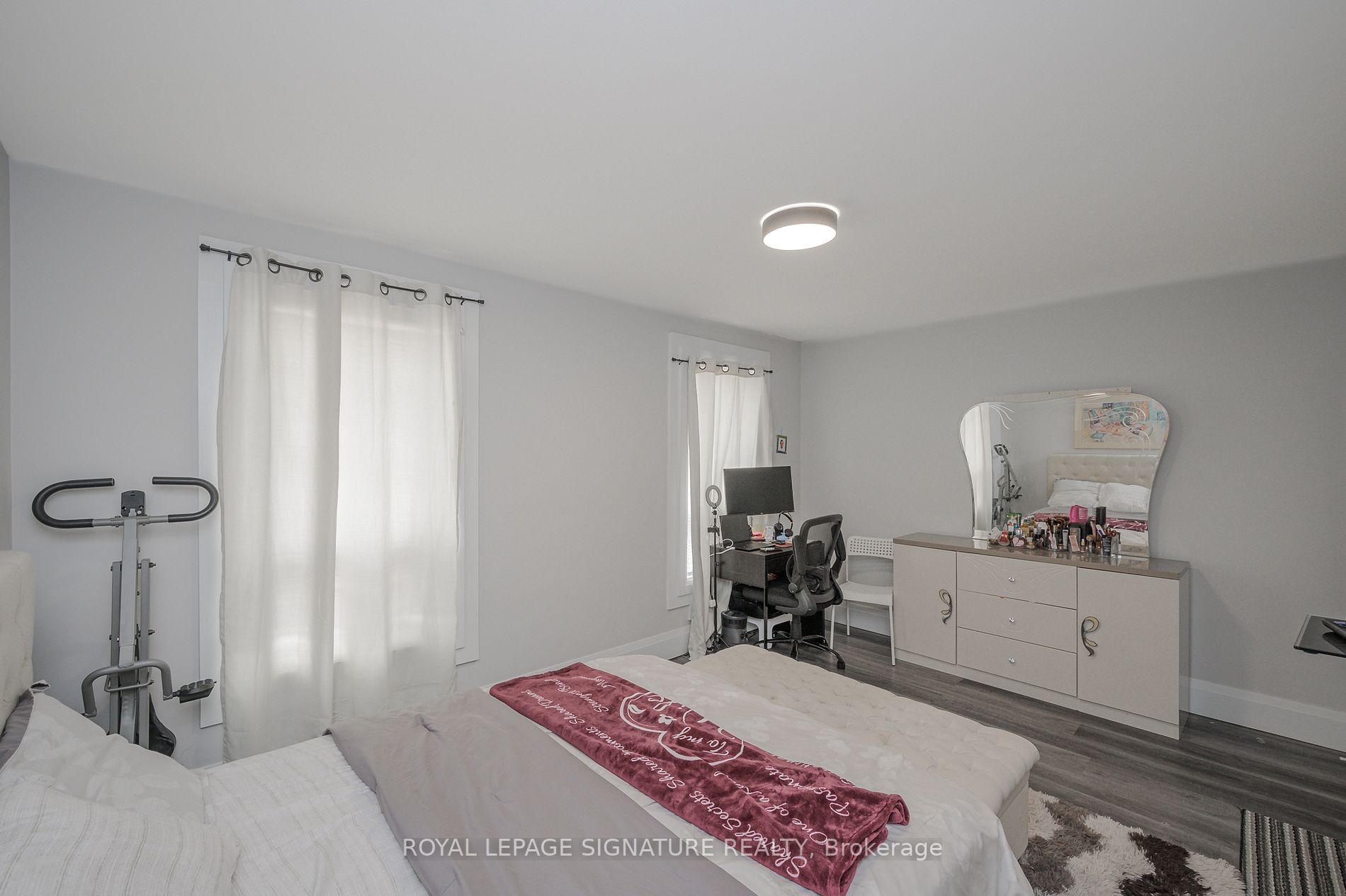 42 Arthur Ave N