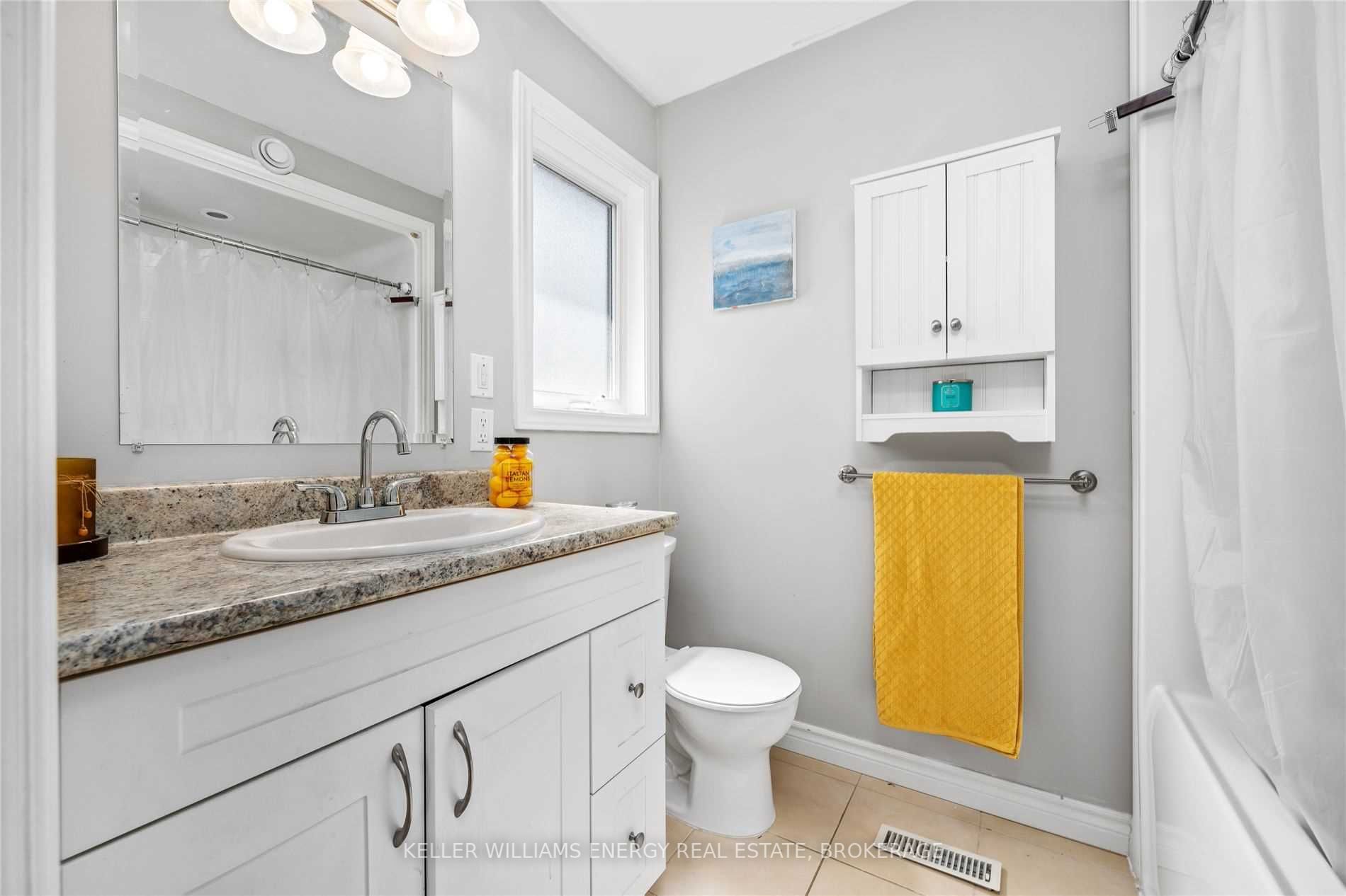 2 Cretney Dr