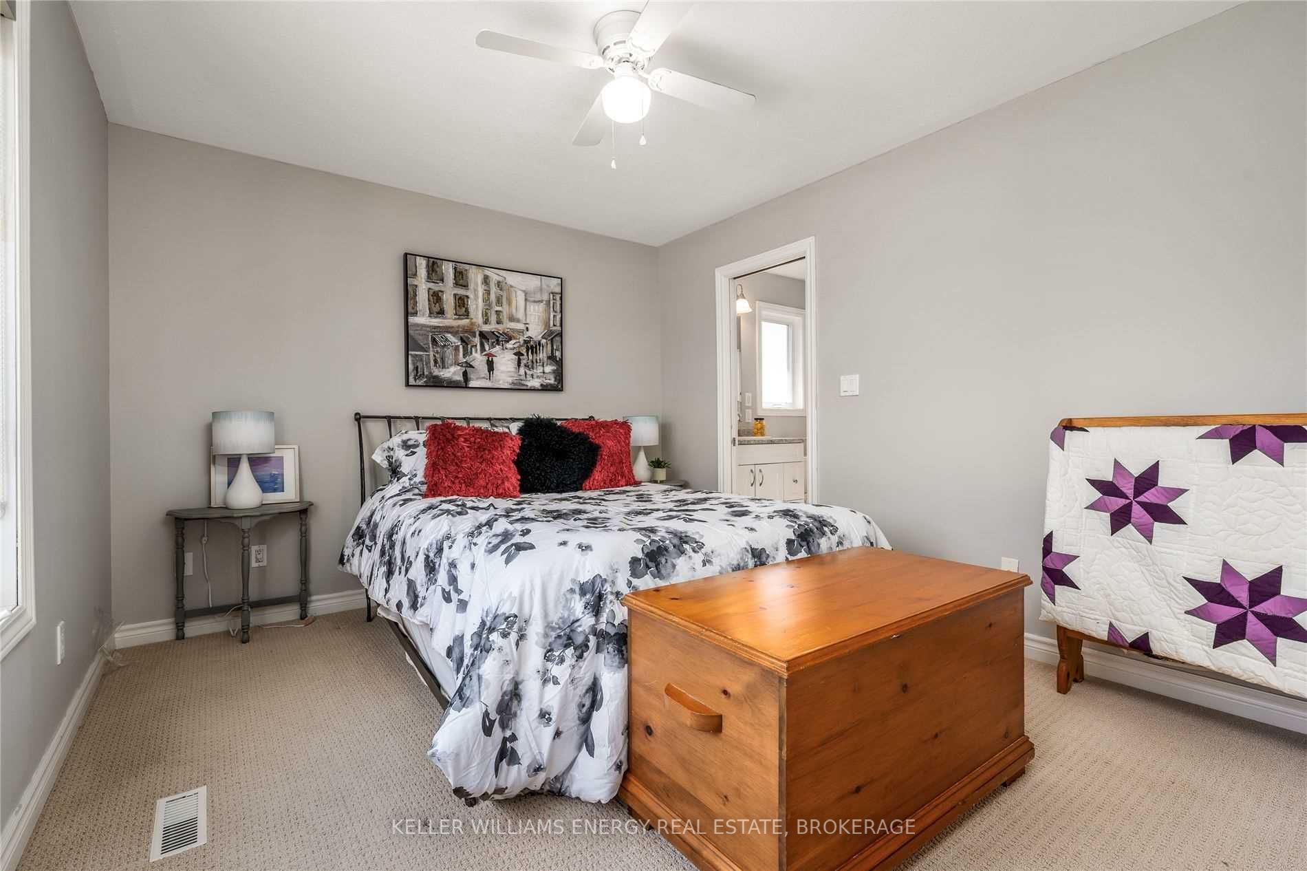 2 Cretney Dr