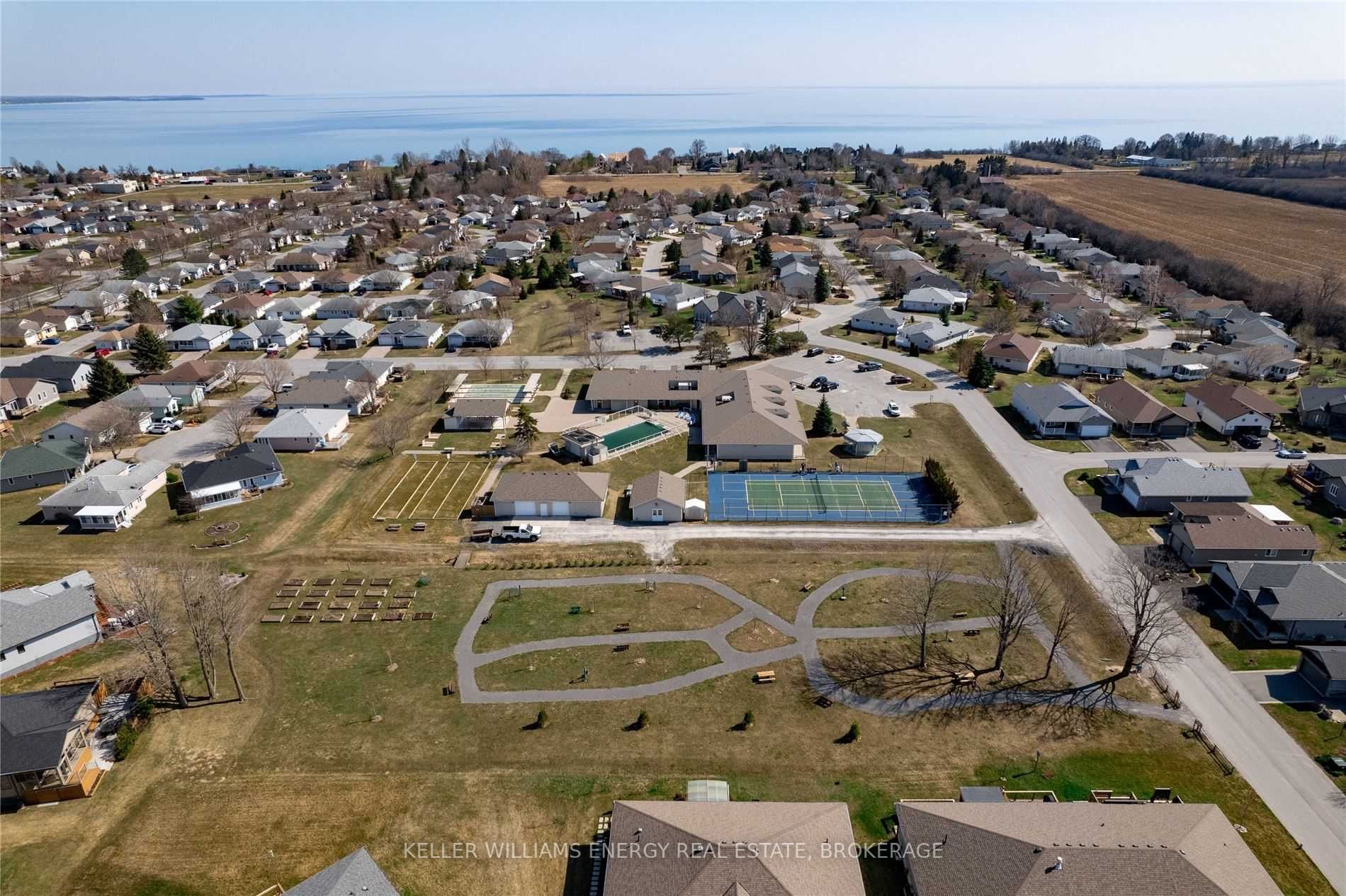 2 Cretney Dr