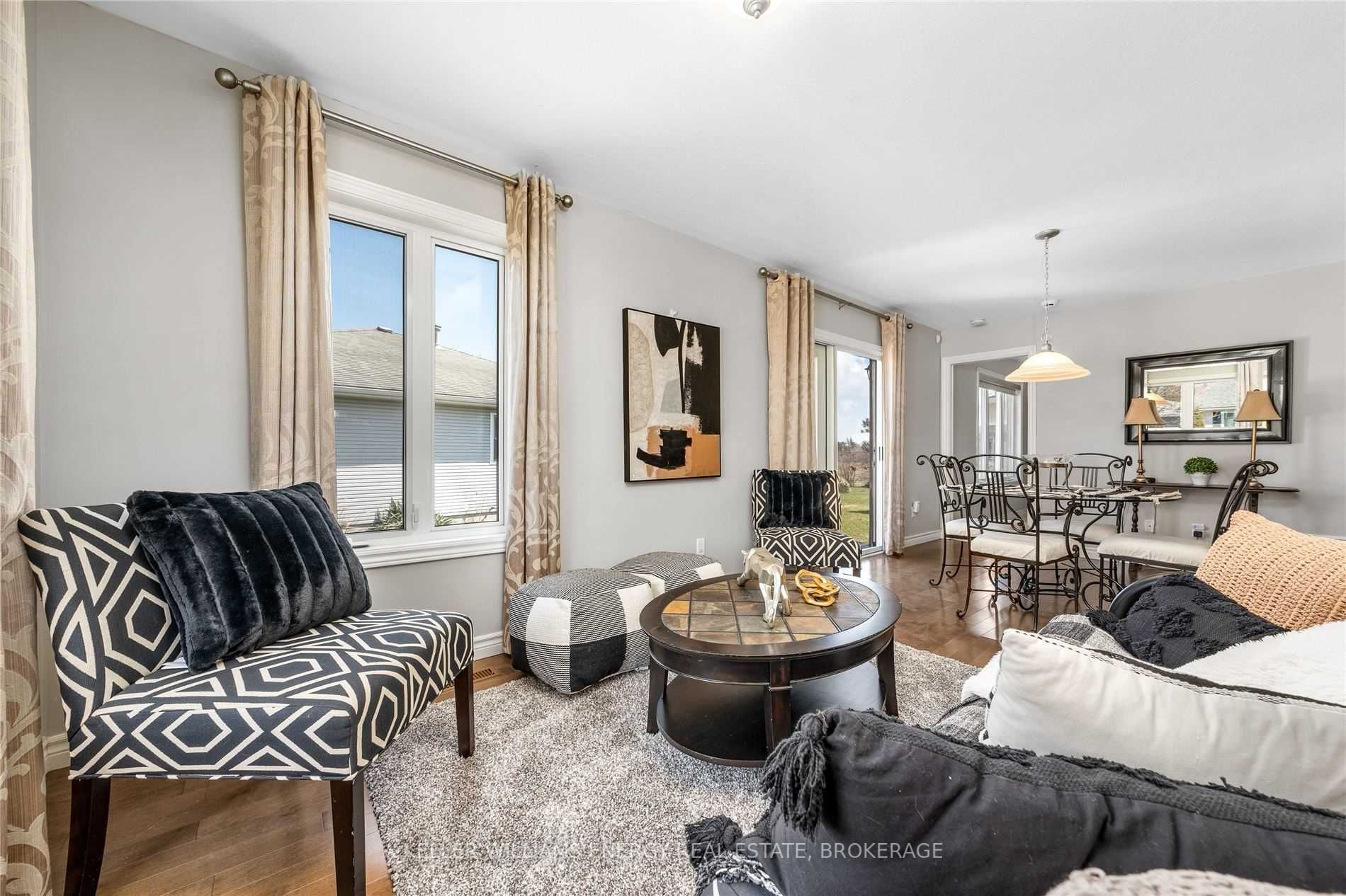2 Cretney Dr