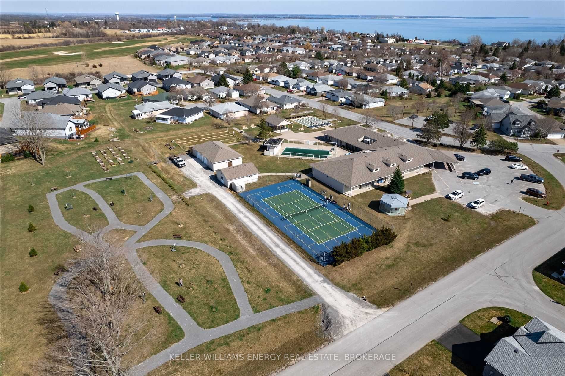 2 Cretney Dr