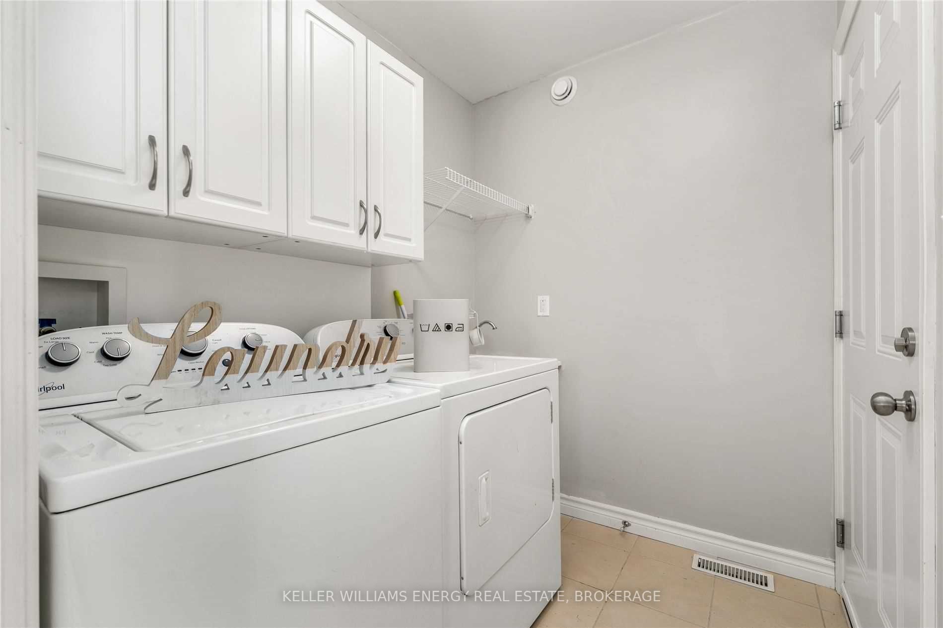 2 Cretney Dr