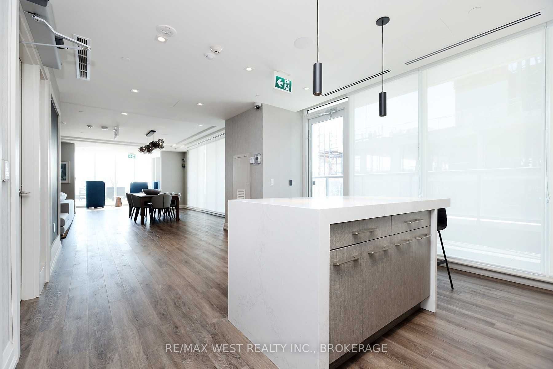 212 King William St, #618