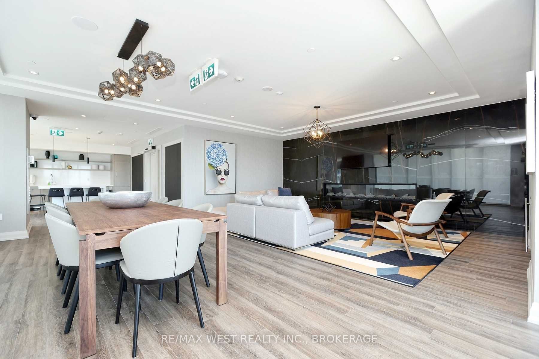 212 King William St, #618