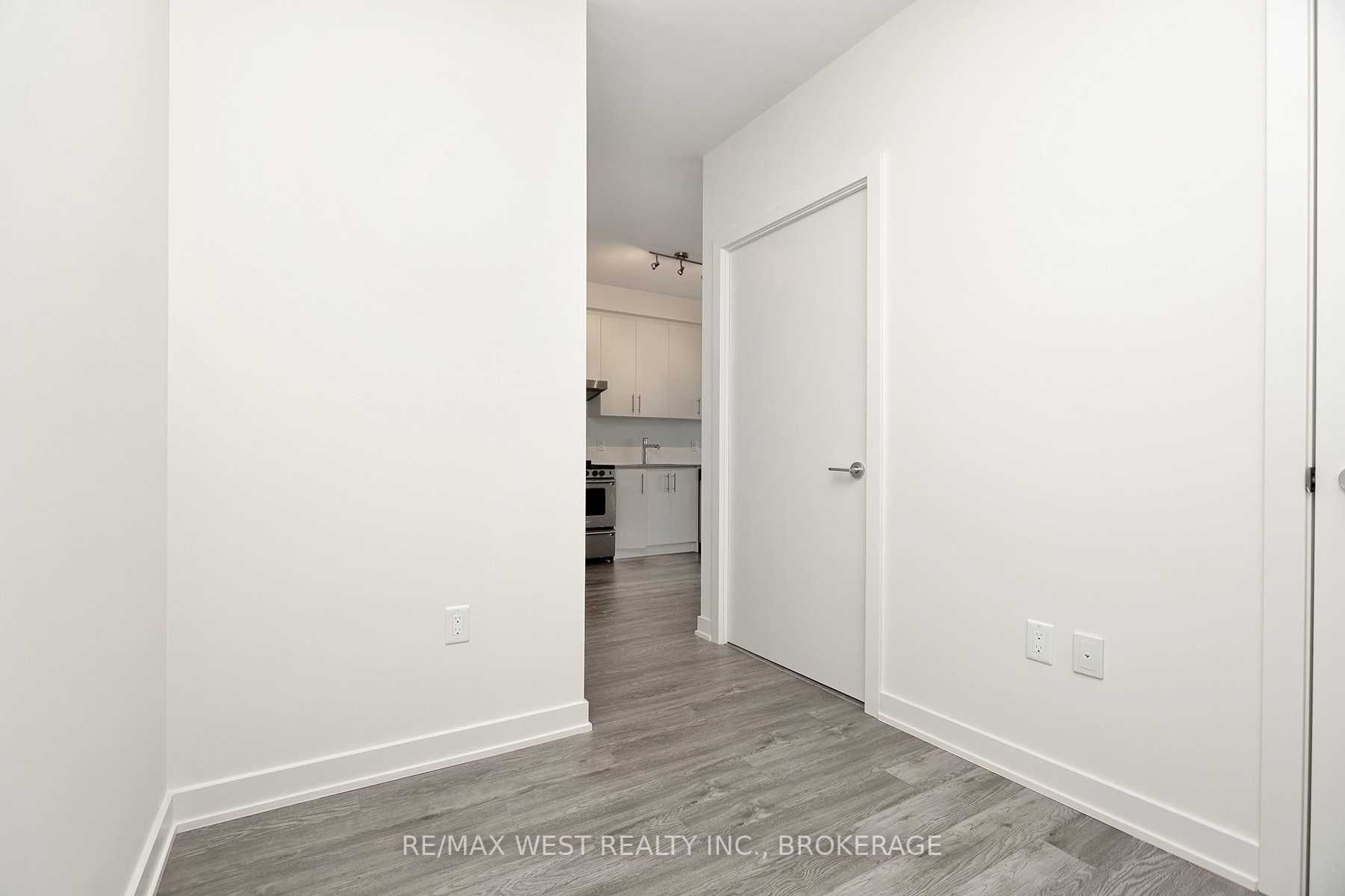 212 King William St, #618